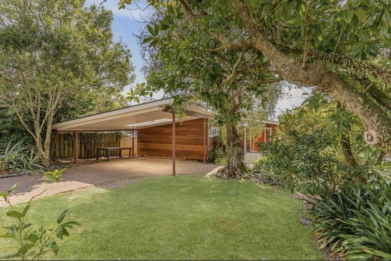 Photo of property in 69 Potter Avenue, Northcote, Auckland, 0627