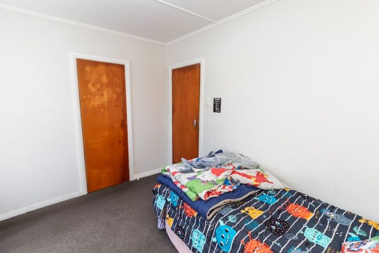 Photo of property in 12 Hiwi Crescent, Titahi Bay, Porirua, 5022