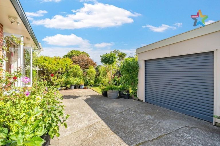 Photo of property in 4/204 Muritai Road, Eastbourne, Lower Hutt, 5013