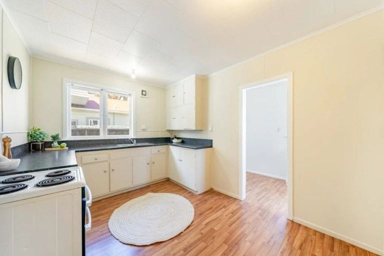 Photo of property in 37 Plunket Avenue, Petone, Lower Hutt, 5012