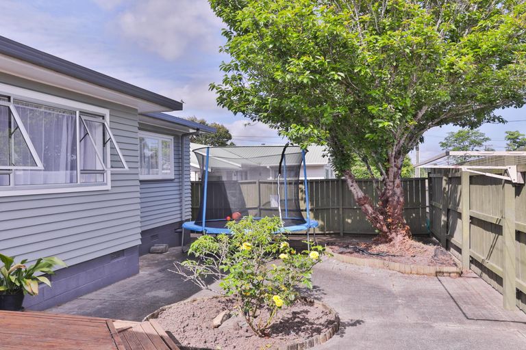 Photo of property in 1/76 Grove Road, Papakura, 2110