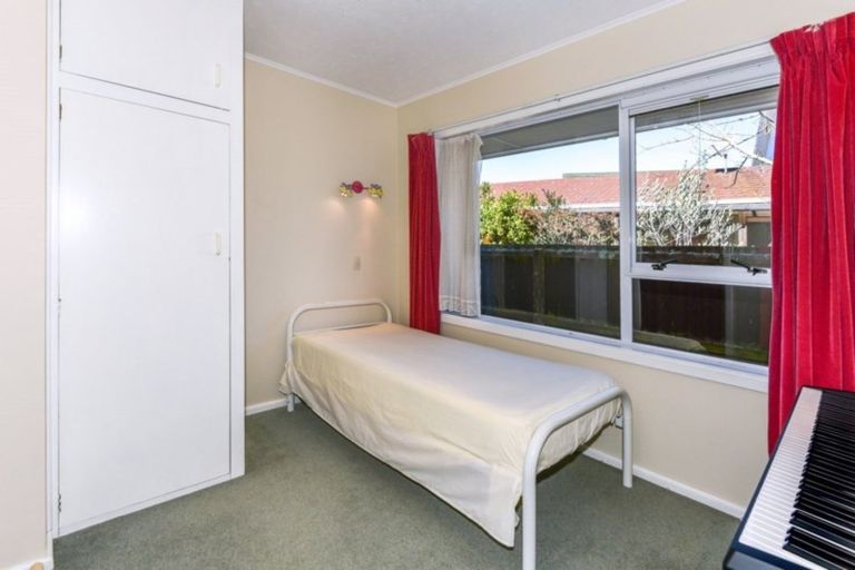 Photo of property in 17 Delaware Crescent, Russley, Christchurch, 8042