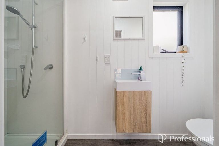 Photo of property in 10 Aratika Grove, Stokes Valley, Lower Hutt, 5019
