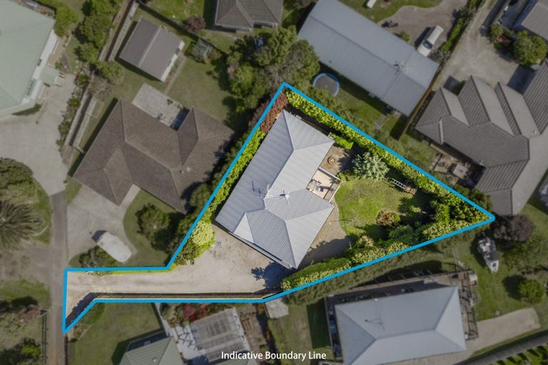 Photo of property in 37 Clarks Beach Road, Clarks Beach, 2122