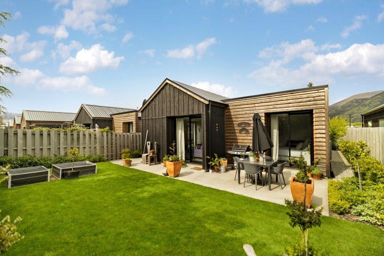 Photo of property in 15 Lauder Street, Lake Hayes, Queenstown, 9304