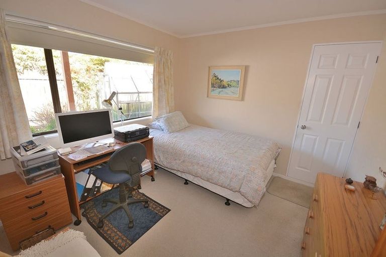Photo of property in 1 Oak Bay, Waikanae, 5036