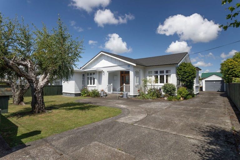 Photo of property in 21 Chamberlain Street, Dannevirke, 4930