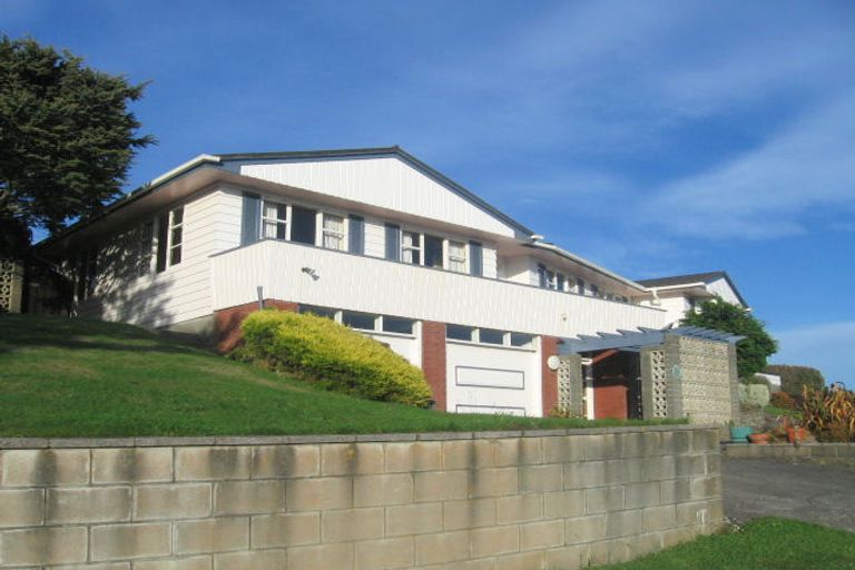 Photo of property in 4 Doon Grove, Papakowhai, Porirua, 5024