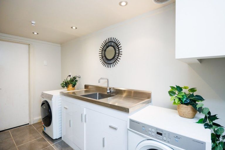 Photo of property in 12 Kent Crescent, Awapuni, Palmerston North, 4412