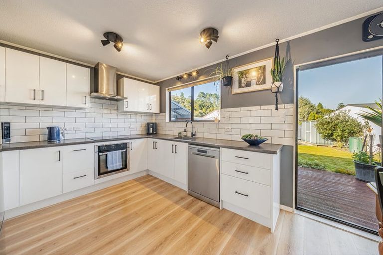 Photo of property in 6 Topaz Street, Birchville, Upper Hutt, 5018