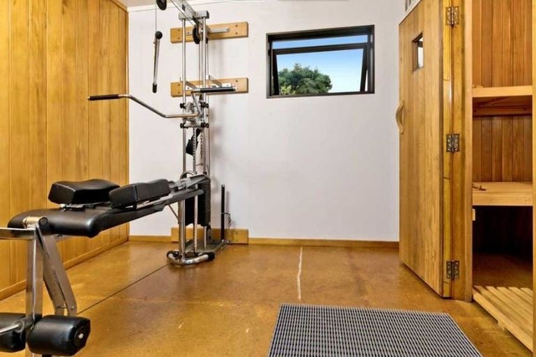 Photo of property in 291 Paremoremo Road, Paremoremo, Auckland, 0632