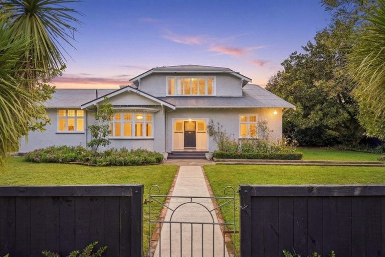 Photo of property in 5 Parkes Avenue, Saint Johns Hill, Whanganui, 4501