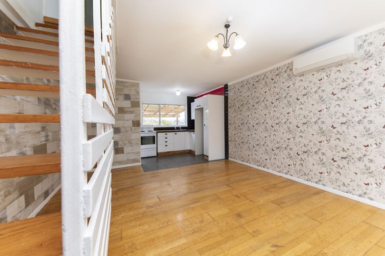 Photo of property in 7/108 West Coast Road, Glen Eden, Auckland, 0602