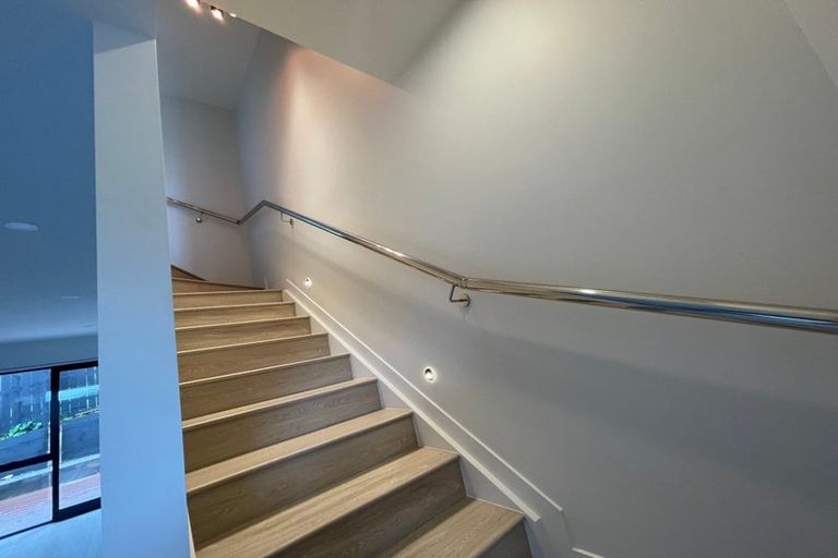 Photo of property in 29 Windy Ridge Road, Glenfield, Auckland, 0629