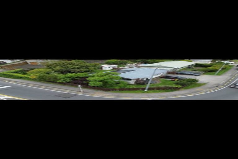 Photo of property in 1 Rimu Road, Raumati Beach, Paraparaumu, 5032