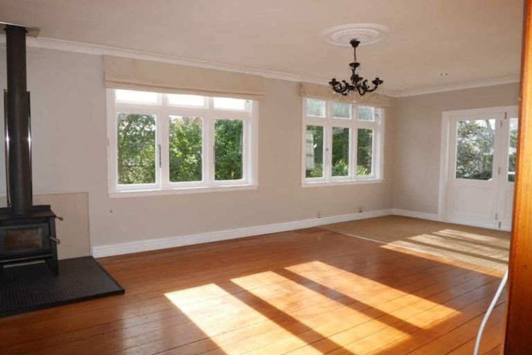 Photo of property in 62 Renown Road, Raumati South, Paraparaumu, 5032