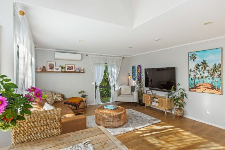 Photo of property in 2/67 Donald Street, Stanmore Bay, Whangaparaoa, 0932