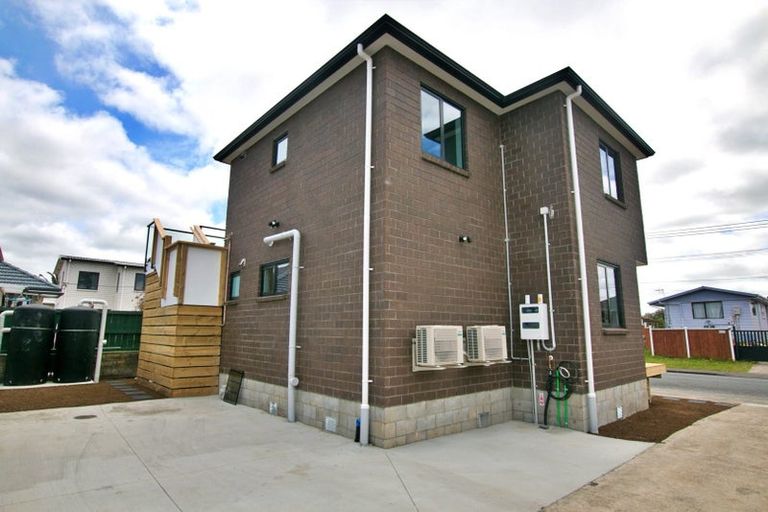 Photo of property in 7a Edwards Avenue, Henderson, Auckland, 0610