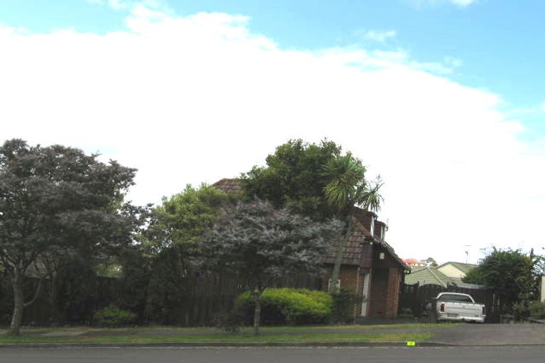 Photo of property in 9 Unsworth Drive, Unsworth Heights, Auckland, 0632