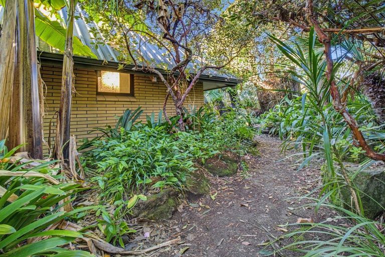 Photo of property in 17 Aquarius Drive, Kawaha Point, Rotorua, 3010