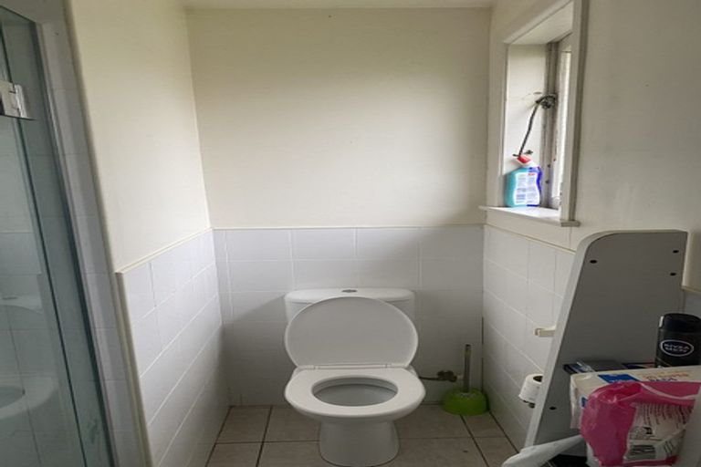 Photo of property in 43 Ambler Avenue, Glen Eden, Auckland, 0602