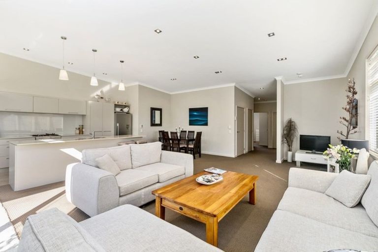 Photo of property in 9 Eaves Bush Parade, Orewa, 0931