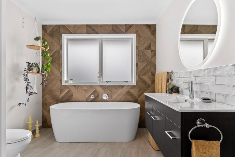 Photo of property in 25 Capstone Place, Te Kamo, 0185