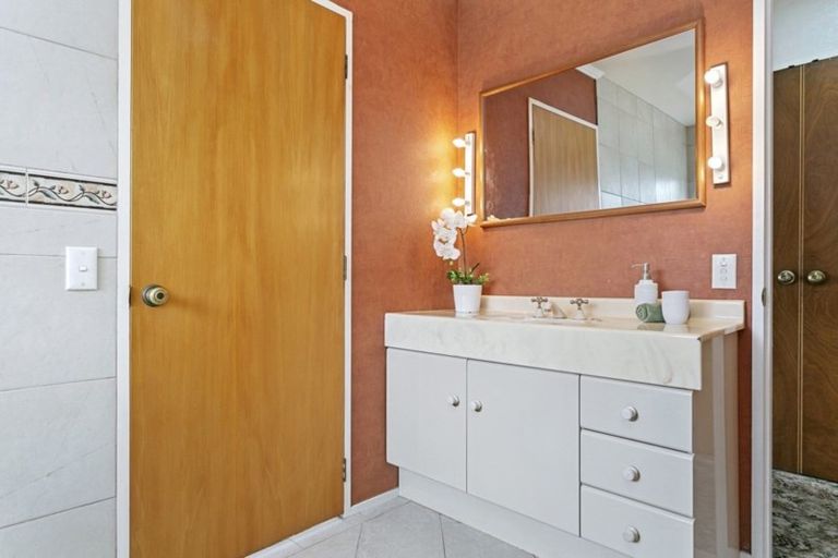 Photo of property in 131 Victoria Street, Cambridge, 3434