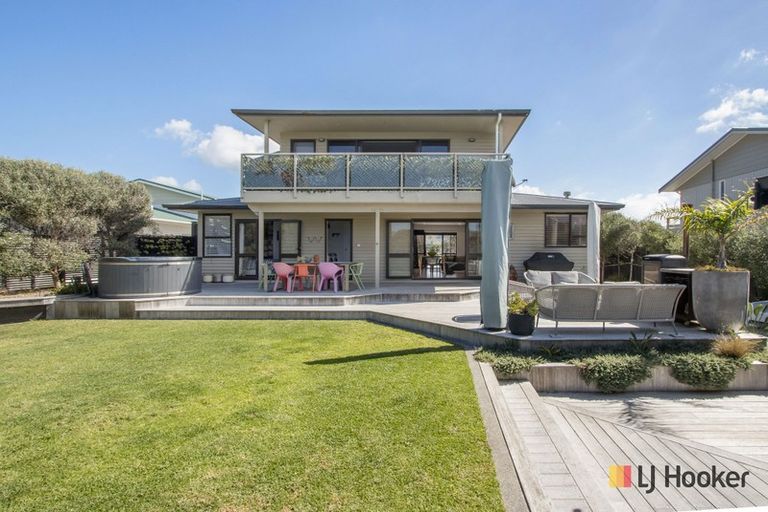 Photo of property in 55 Seaforth Road, Waihi Beach, 3611