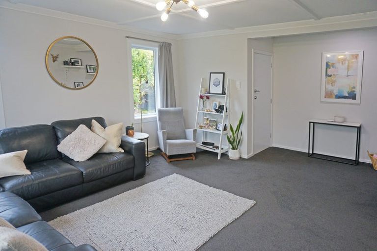 Photo of property in 12 Holloway Street, Waikiwi, Invercargill, 9810