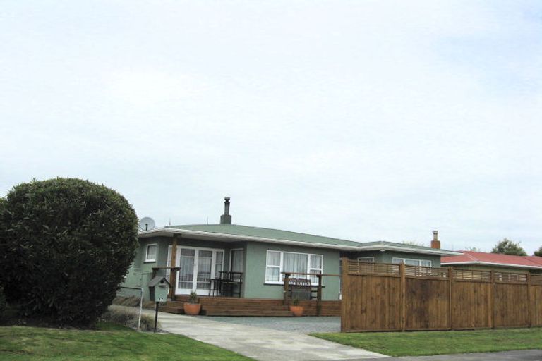 Photo of property in 17 Tennyson Crescent, Stoke, Nelson, 7011