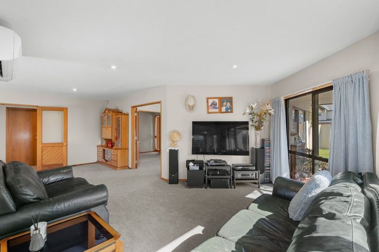 Photo of property in 8 Claverley Gardens, Avonhead, Christchurch, 8042
