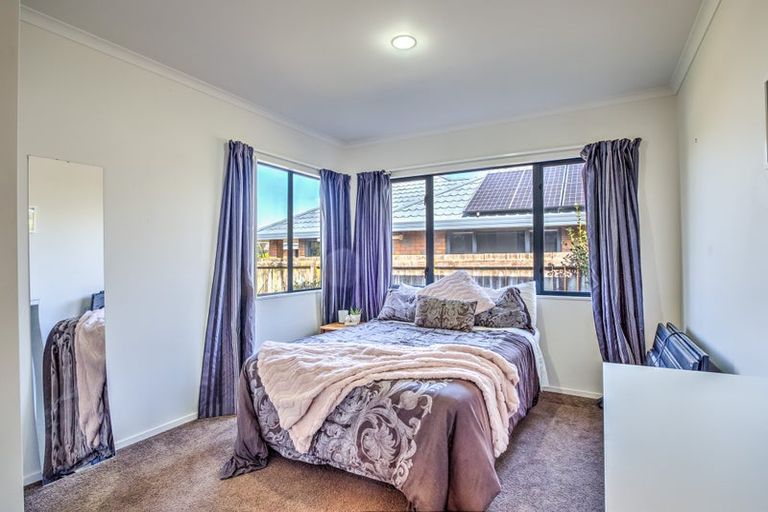 Photo of property in 14 Cairns Crescent, Rototuna, Hamilton, 3210