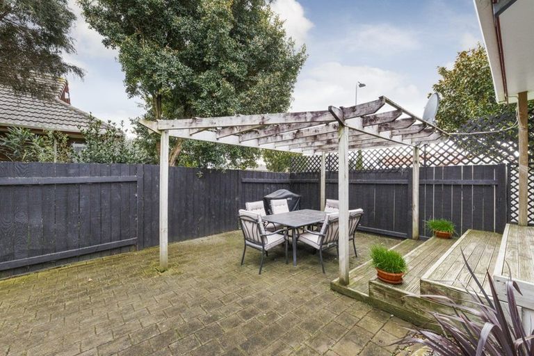 Photo of property in 25 Dalfield Place, Highbury, Palmerston North, 4412