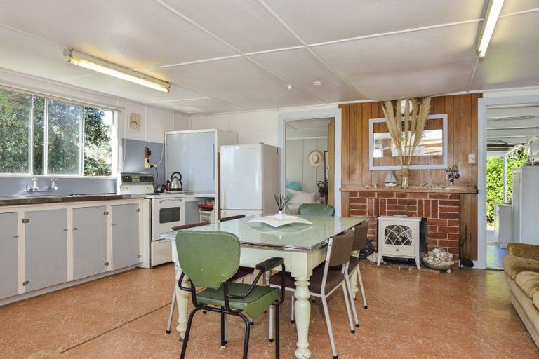 Photo of property in 141 Newcastle Street, Mahia, 4198