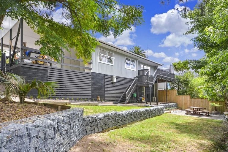 Photo of property in 1/649 Beach Road, Rothesay Bay, Auckland, 0630