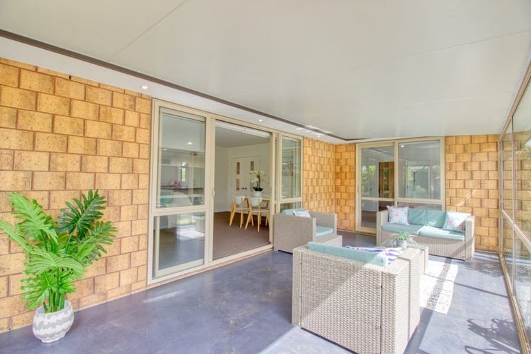 Photo of property in 33 Little Oaks Drive, Yaldhurst, Christchurch, 8042