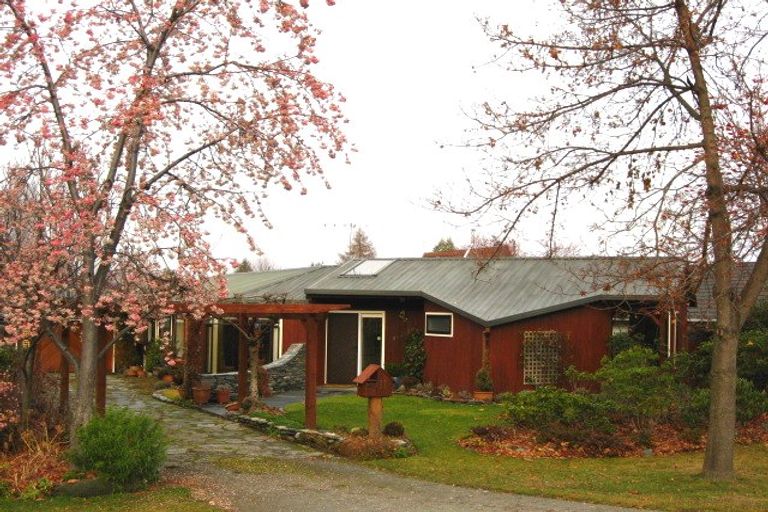 Photo of property in 11 Kent Street, Arrowtown, 9302