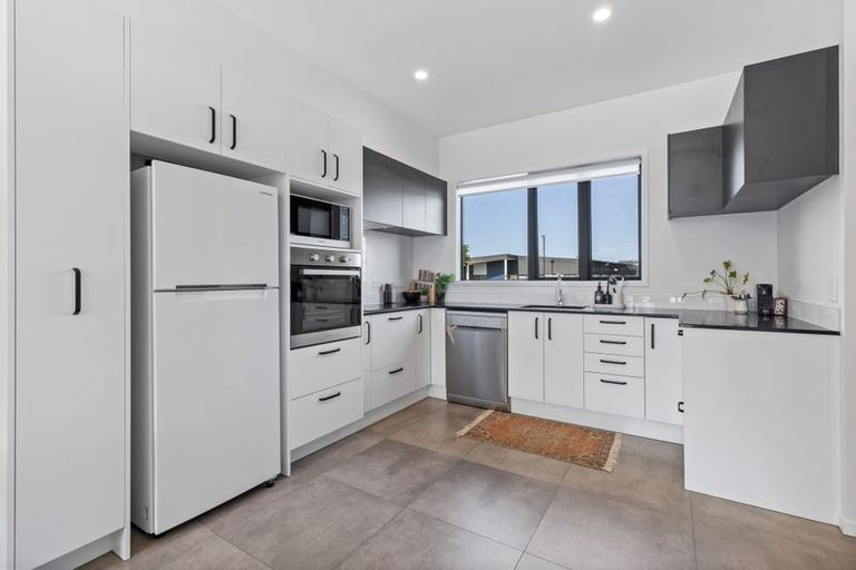 Photo of property in 8 Joshua Carder Drive, Hobsonville, Auckland, 0616