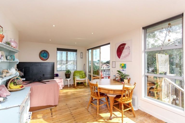 Photo of property in 25 Gaine Street, New Plymouth, 4310