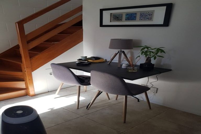 Photo of property in 4/5 Glen Road, Browns Bay, Auckland, 0630