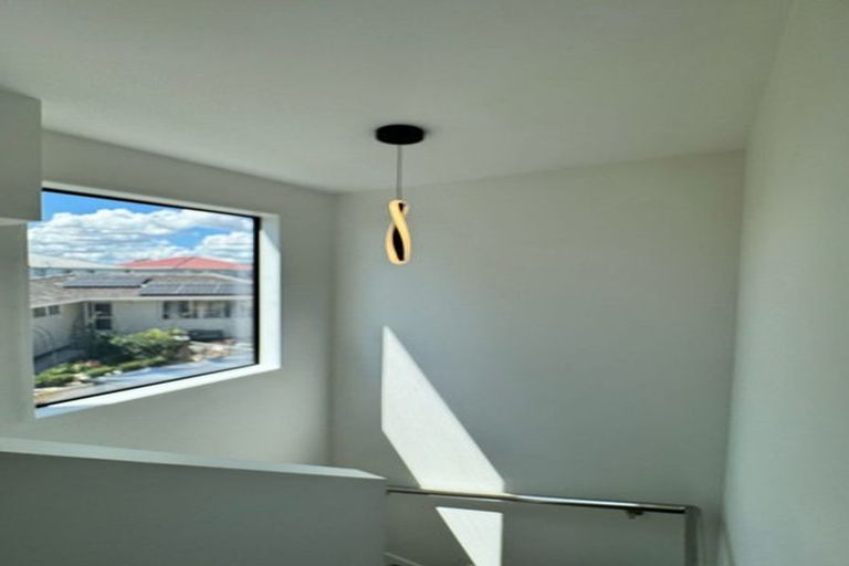 Photo of property in 9a Pukeroa Place, Papakura, 2110