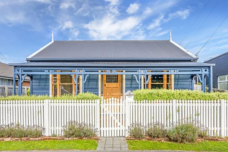 Photo of property in 123 Waltham Road, Sydenham, Christchurch, 8023