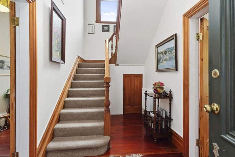 Photo of property in 69 Brougham Street, Mount Victoria, Wellington, 6011