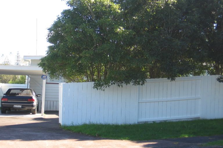 Photo of property in 44 Brandon Road, Glen Eden, Auckland, 0602