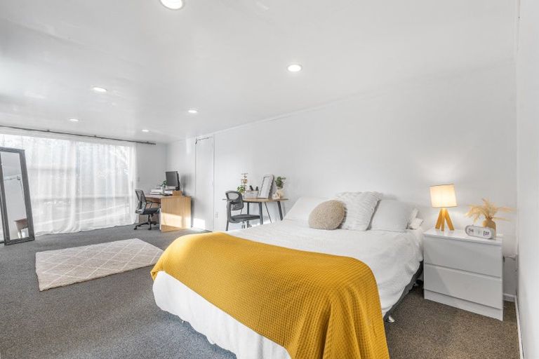 Photo of property in 269 Forest Hill Road, Waiatarua, Auckland, 0612