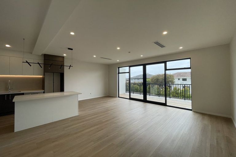 Photo of property in 44 Montgomery Avenue, Belmont, Auckland, 0622