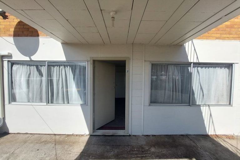 Photo of property in 2/90 Kenderdine Road, Papatoetoe, Auckland, 2025