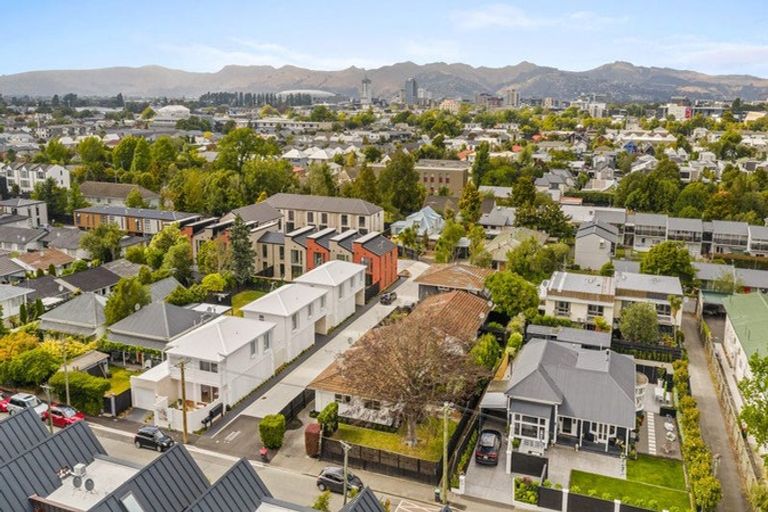 Photo of property in 1/82 Holly Road, St Albans, Christchurch, 8014