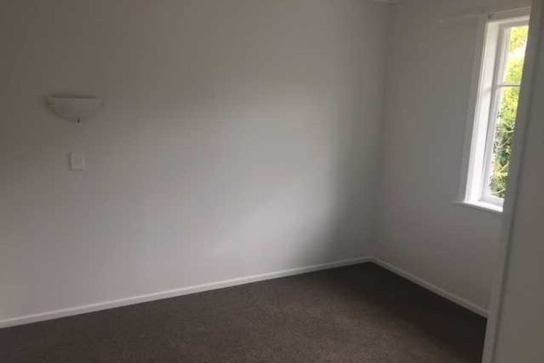 Photo of property in 1/7 Waverley Avenue, Glenfield, Auckland, 0629